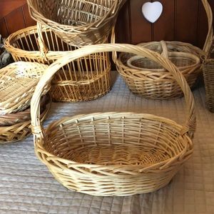 NEW HANDMADE BEAUTIFUL BASKET
